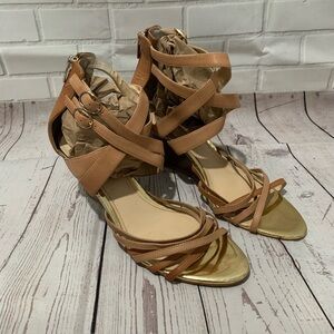 Enzo Angiolini Mezmerize Sz 9.5M Gold Wedge Sandals Straps Back Zip